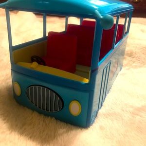 Peppa Pig bus